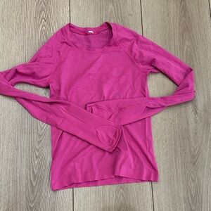 Lululemon swiftly race size 2 sonic pink
